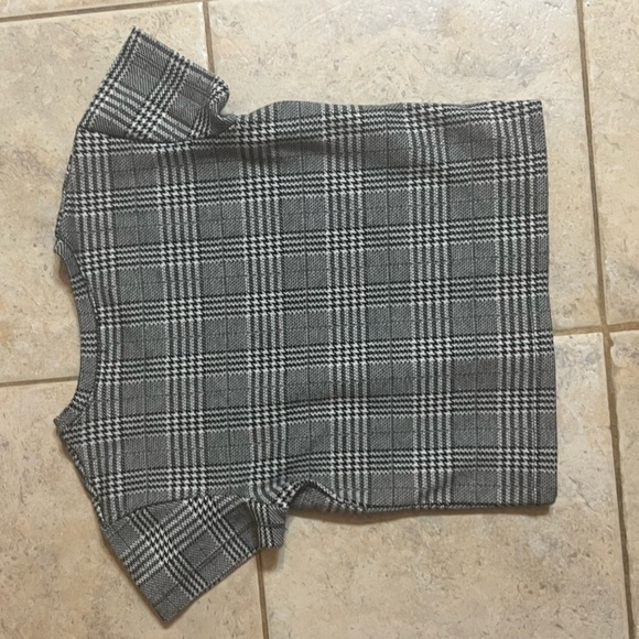 BRANDY Melville Houndstooth Black White Plaid Baby Tee - Picture 6 of 6